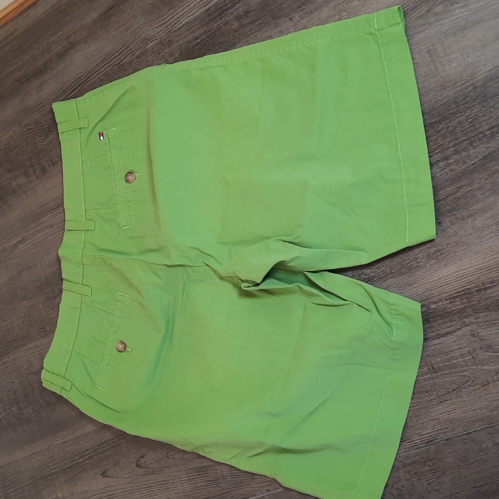 Tommy Hilfiger academy classic fit green shorts 32